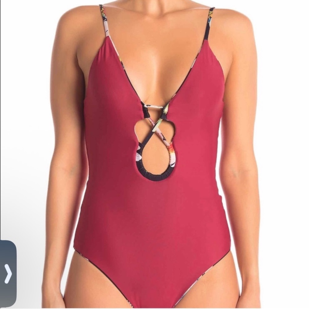 Ella Moss EM27559 Amore Floral
Reversible One-Piece Swimsuit Medium - Picture 3 of 7